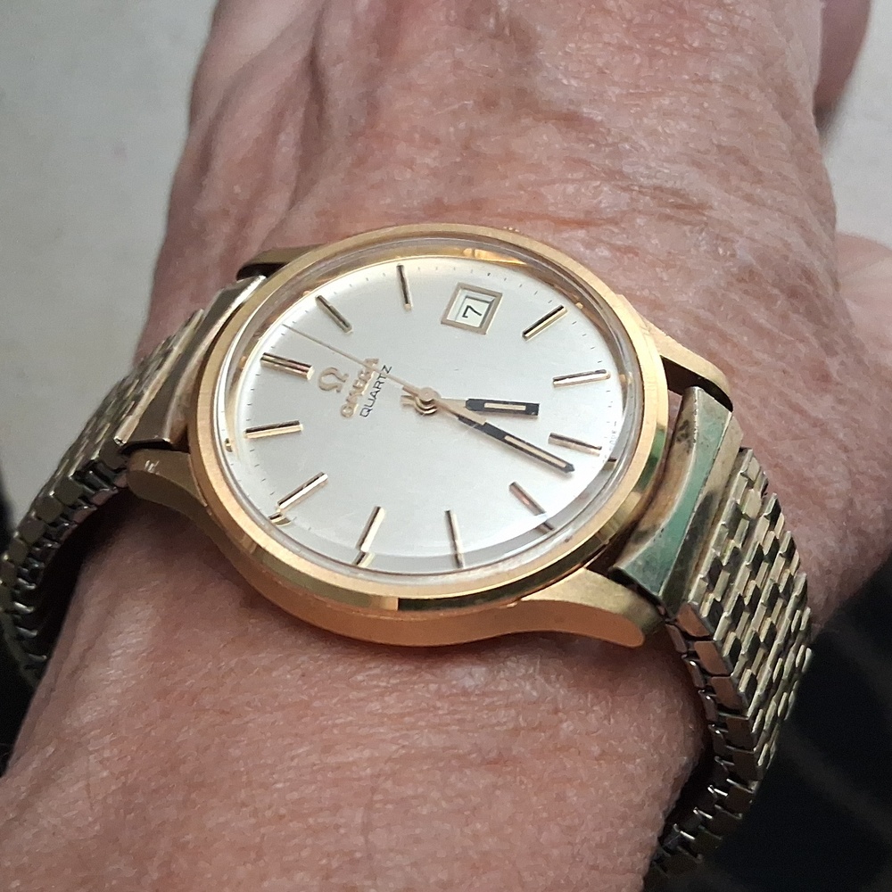 Omega Gold Quartz Watch - Picture 10 of 15